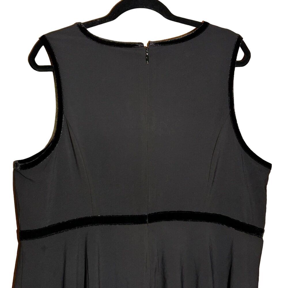 NWT TORRID Women’s Black Crepe Velvet Trim Asymmetrical Peplum Top Size 2X - Picture 7 of 12